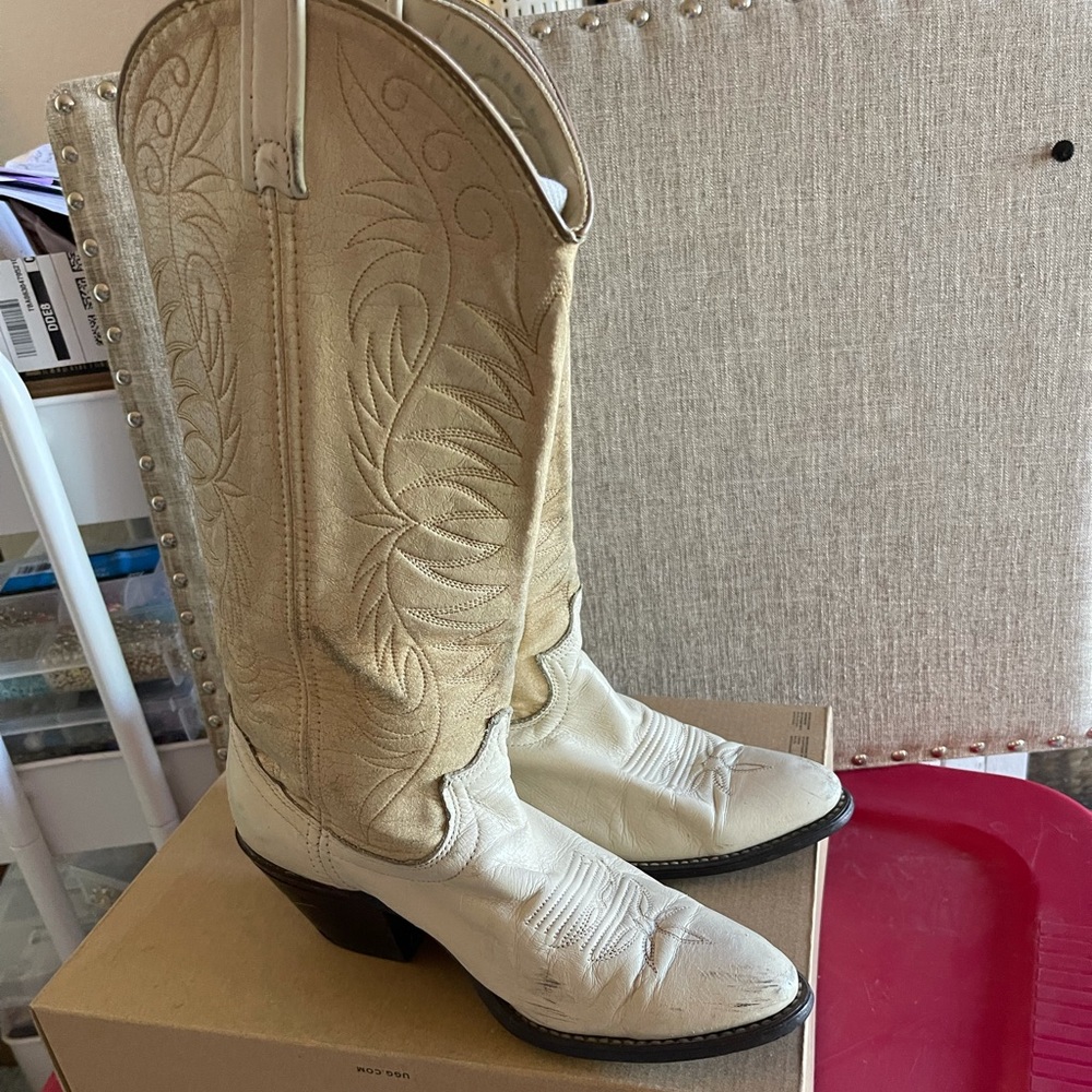 Women’s cowboy boots